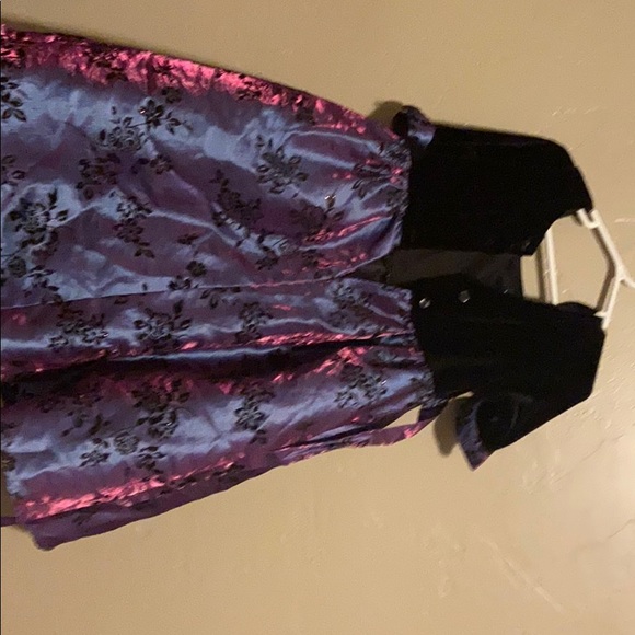 Dress - Picture 2 of 2